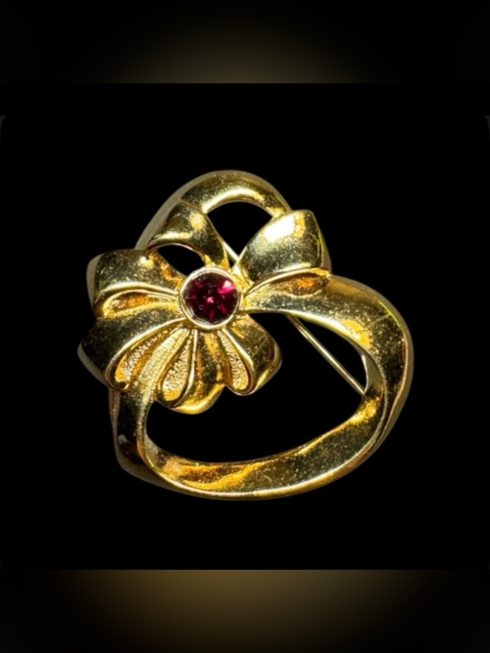 Avon Stamped Heart Shaped Bow & Red Ruby 1.50” Brooch Pin Gold Tone Jewelry